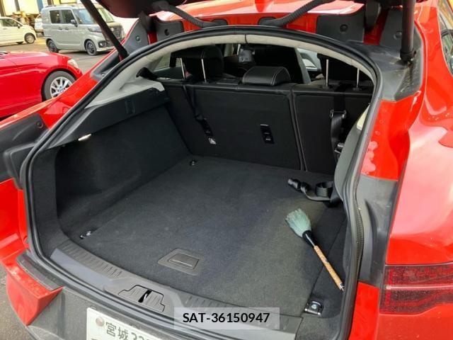 Jaguar I-Pace 2019-07 8130648-16