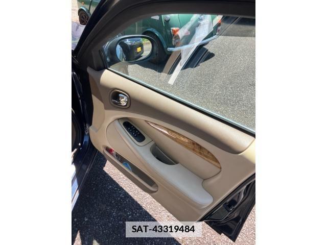 Jaguar S-TYPE 2006-03 7979558-13