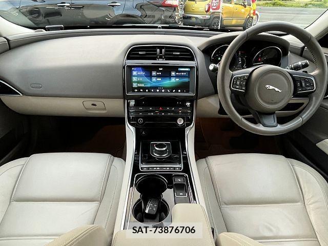Jaguar XE 2016-09 1288588-1