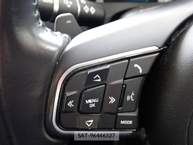 Jaguar XE 2018-07 1309278-13