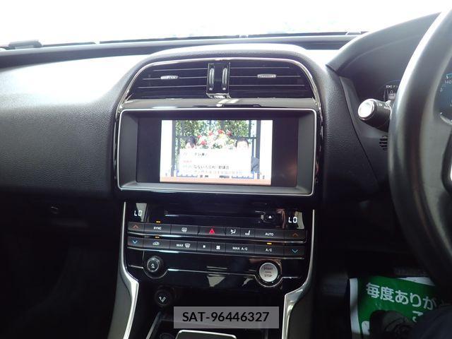 Jaguar XE 2018-07 1309278-17