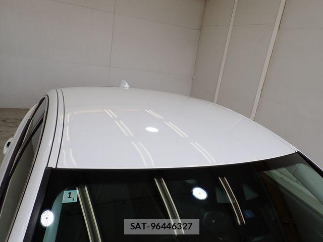 Jaguar XE 2018-07 1309278-7