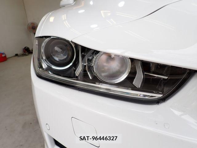 Jaguar XE 2018-07 1309278-8