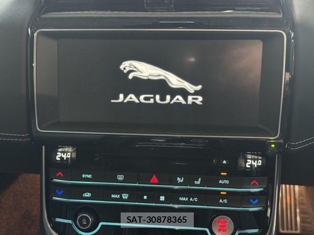 Jaguar XE 2018-12 1585955-9