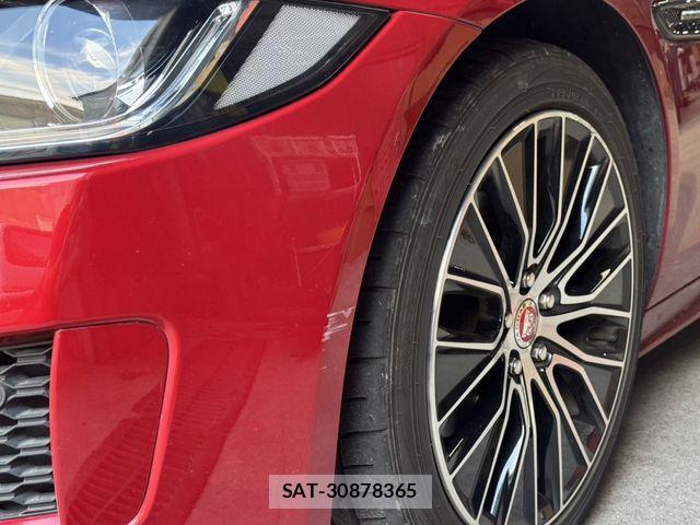 Jaguar XE 2018-12 1585955-3