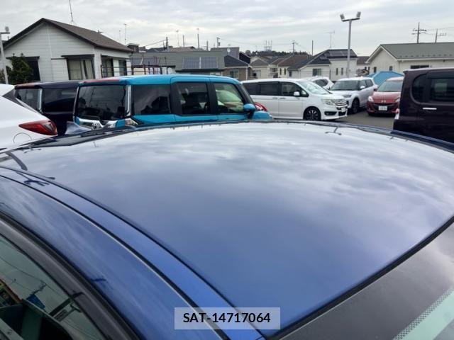 Jaguar XE 2016-04 1660902-9