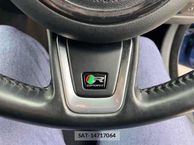Jaguar XE 2016-04 1660902-22