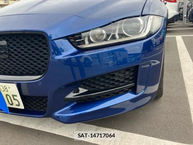 Jaguar XE 2016-04 1660902-3
