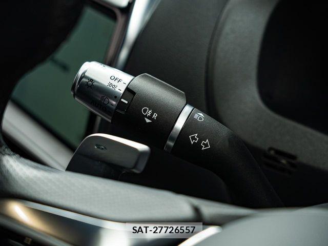 Jaguar XE 2021-05 3375996-10