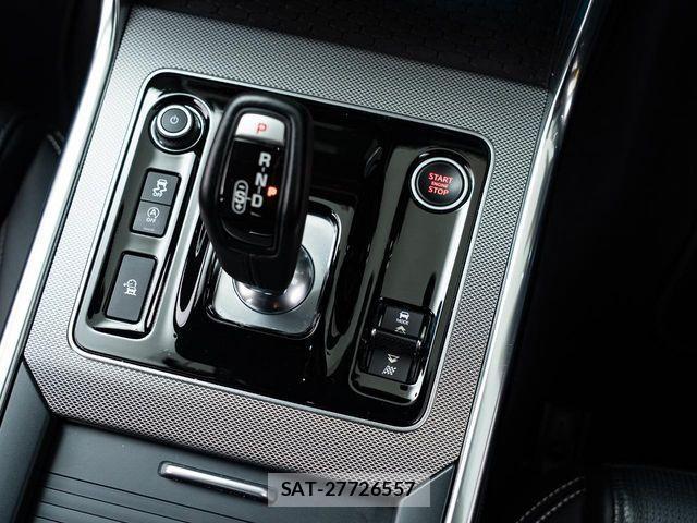 Jaguar XE 2021-05 3375996-11