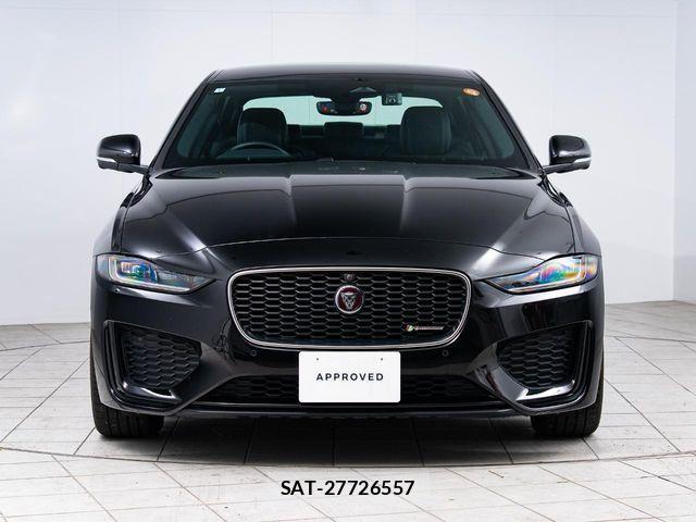 Jaguar XE 2021-05 3375996-14