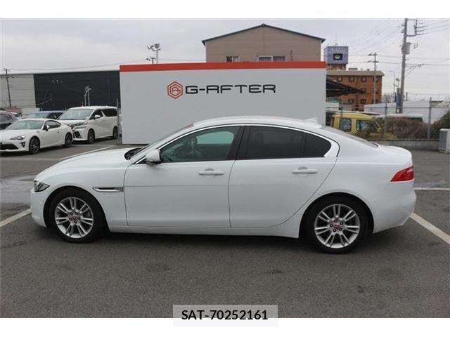 Jaguar XE 2016-06 4043749-13