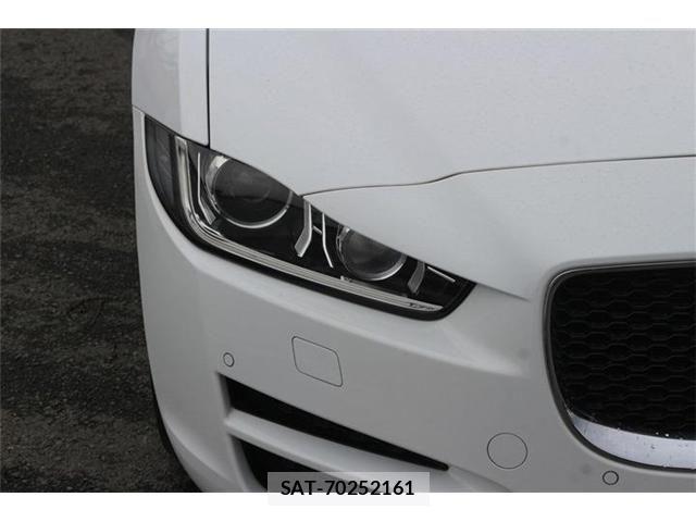 Jaguar XE 2016-06 4043749-16