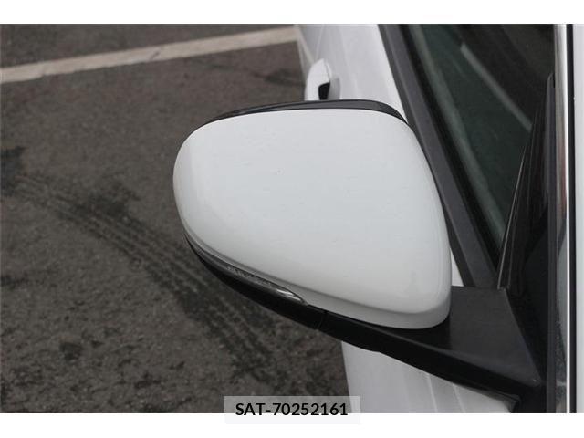 Jaguar XE 2016-06 4043749-19