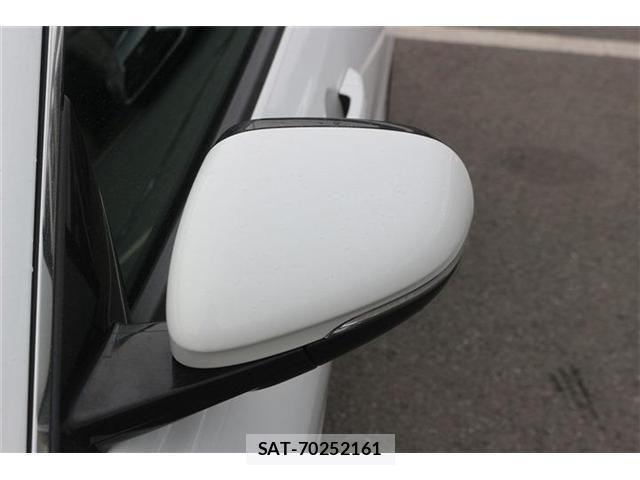 Jaguar XE 2016-06 4043749-20