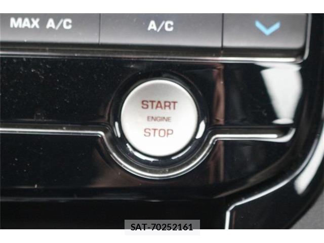 Jaguar XE 2016-06 4043749-3