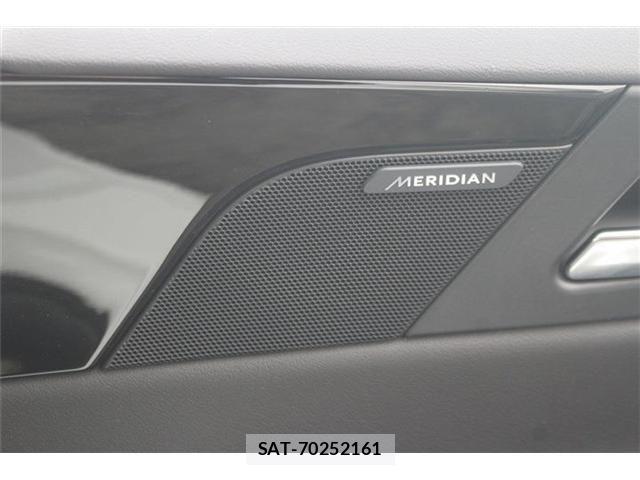 Jaguar XE 2016-06 4043749-5