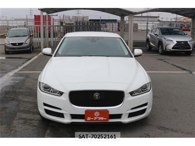 Jaguar XE 2016-06 4043749-7