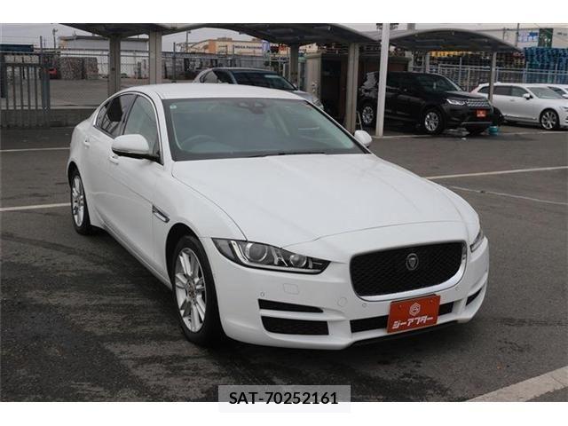 Jaguar XE 2016-06 4043749-8