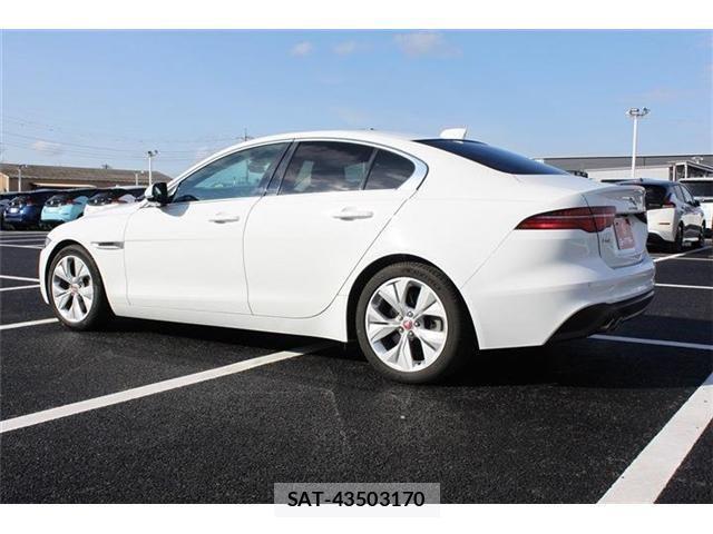 Jaguar XE 2020-06 4392781-10