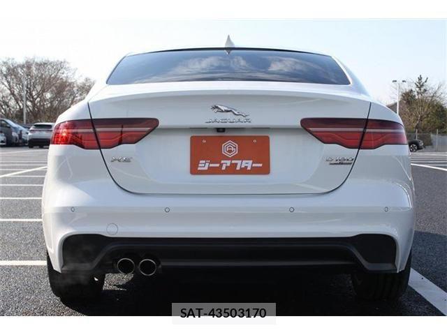 Jaguar XE 2020-06 4392781-11