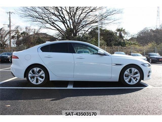 Jaguar XE 2020-06 4392781-12