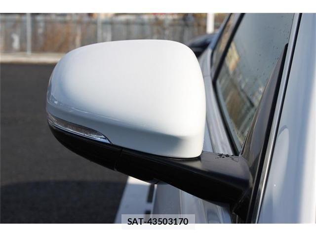Jaguar XE 2020-06 4392781-16