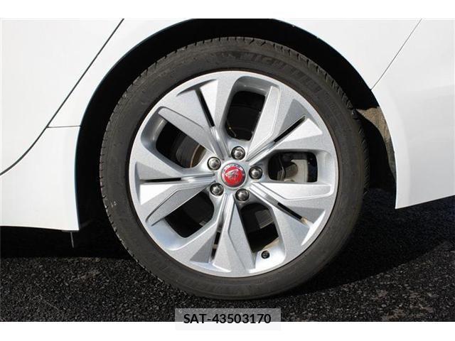 Jaguar XE 2020-06 4392781-18