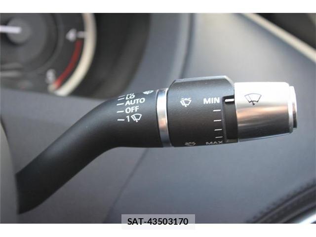 Jaguar XE 2020-06 4392781-26
