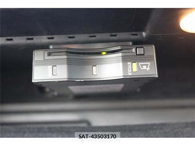 Jaguar XE 2020-06 4392781-4