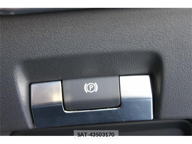 Jaguar XE 2020-06 4392781-5