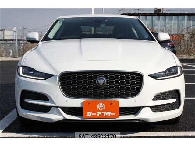 Jaguar XE 2020-06 4392781-7