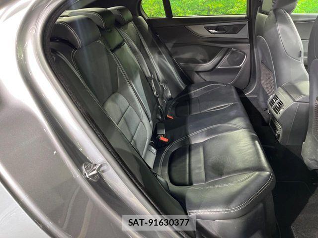 Jaguar XE 2021-06 4594187-12