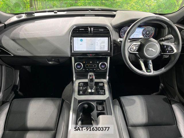 Jaguar XE 2021-06 4594187-1