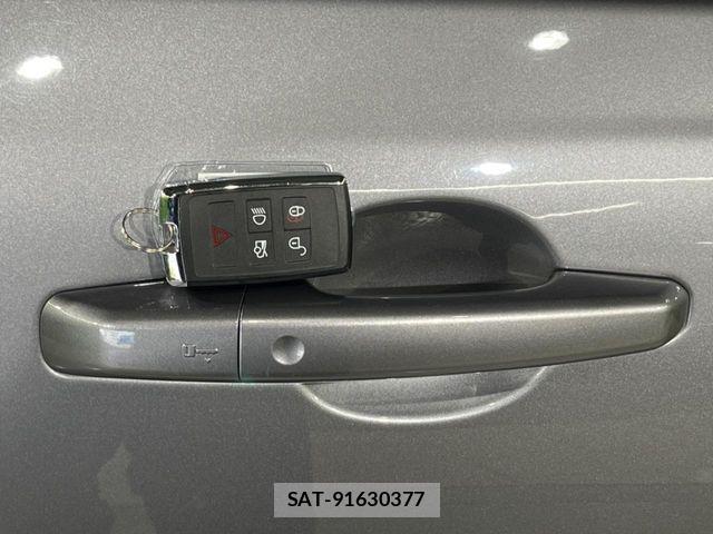 Jaguar XE 2021-06 4594187-6