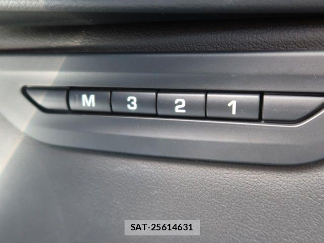 Jaguar XE 2020-12 6001440-13