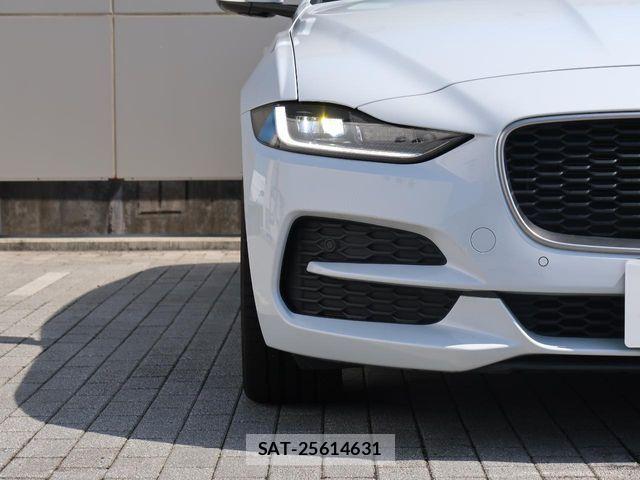 Jaguar XE 2020-12 6001440-16