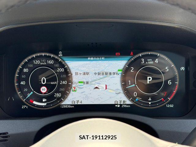Jaguar XE 2022-01 6304658-10