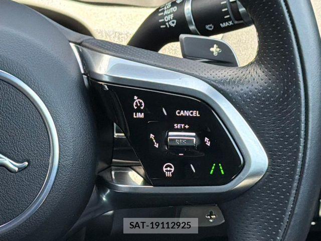Jaguar XE 2022-01 6304658-3