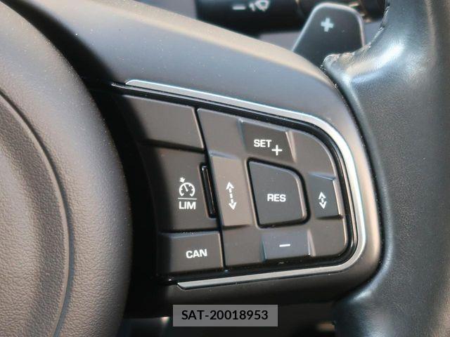 Jaguar XE 2017-03 6752019-9