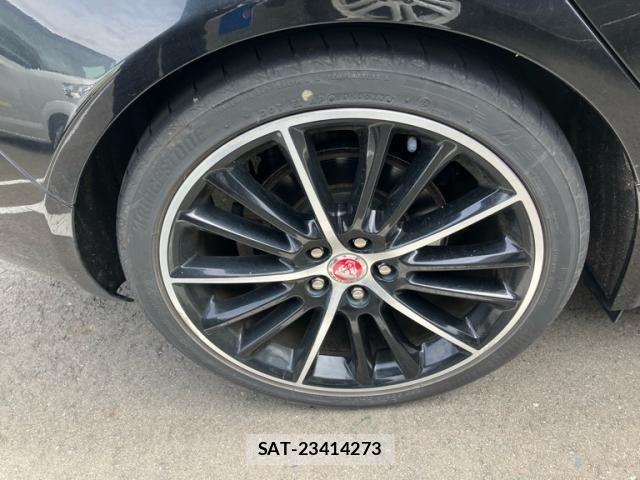 Jaguar XE 2016-02 6906814-9