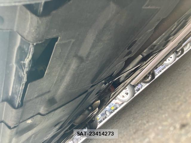 Jaguar XE 2016-02 6906814-10
