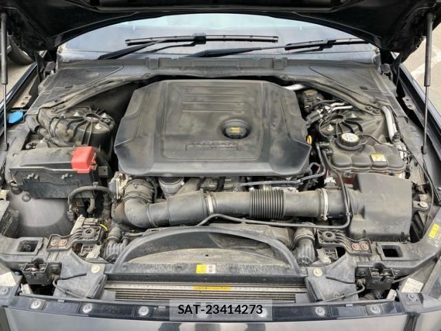 Jaguar XE 2016-02 6906814-15