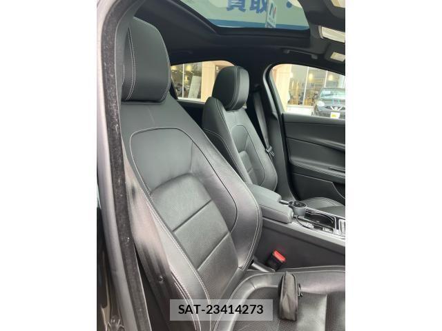 Jaguar XE 2016-02 6906814-17