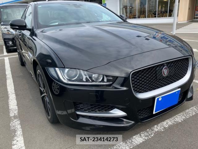 Jaguar XE 2016-02 6906814-2