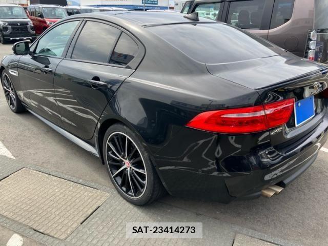 Jaguar XE 2016-02 6906814-3