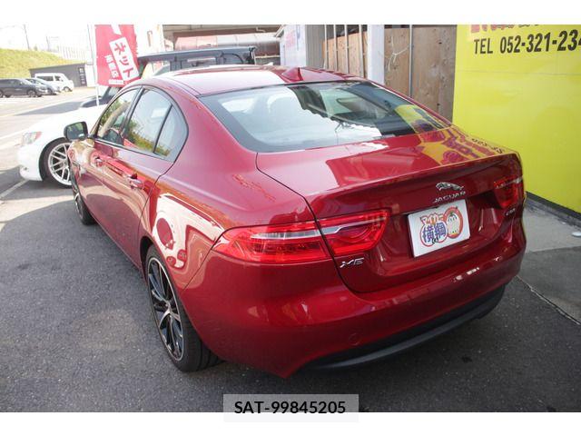 Jaguar XE 2015-12 7058961-13
