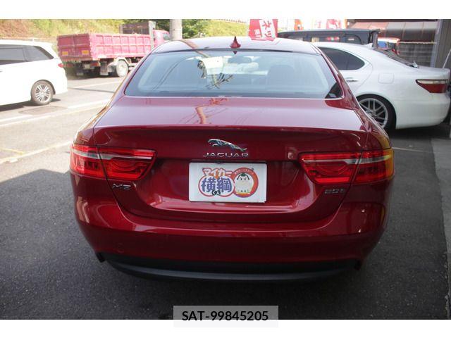 Jaguar XE 2015-12 7058961-14
