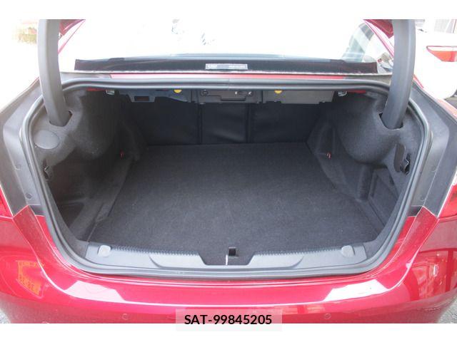 Jaguar XE 2015-12 7058961-18