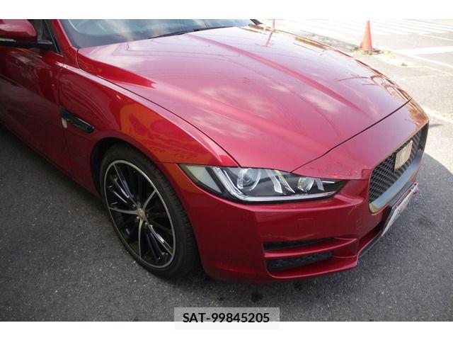 Jaguar XE 2015-12 7058961-4